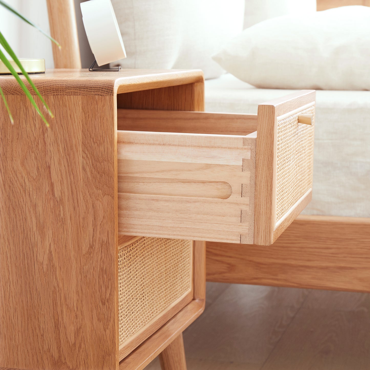 （最后1个）Pure Solid Wood Bedside Cabinet Modern Simple Nightstands North America Oak Bedside Cabinet Nordic Bedroom Solid Oak Storage Cabinet 0.4m