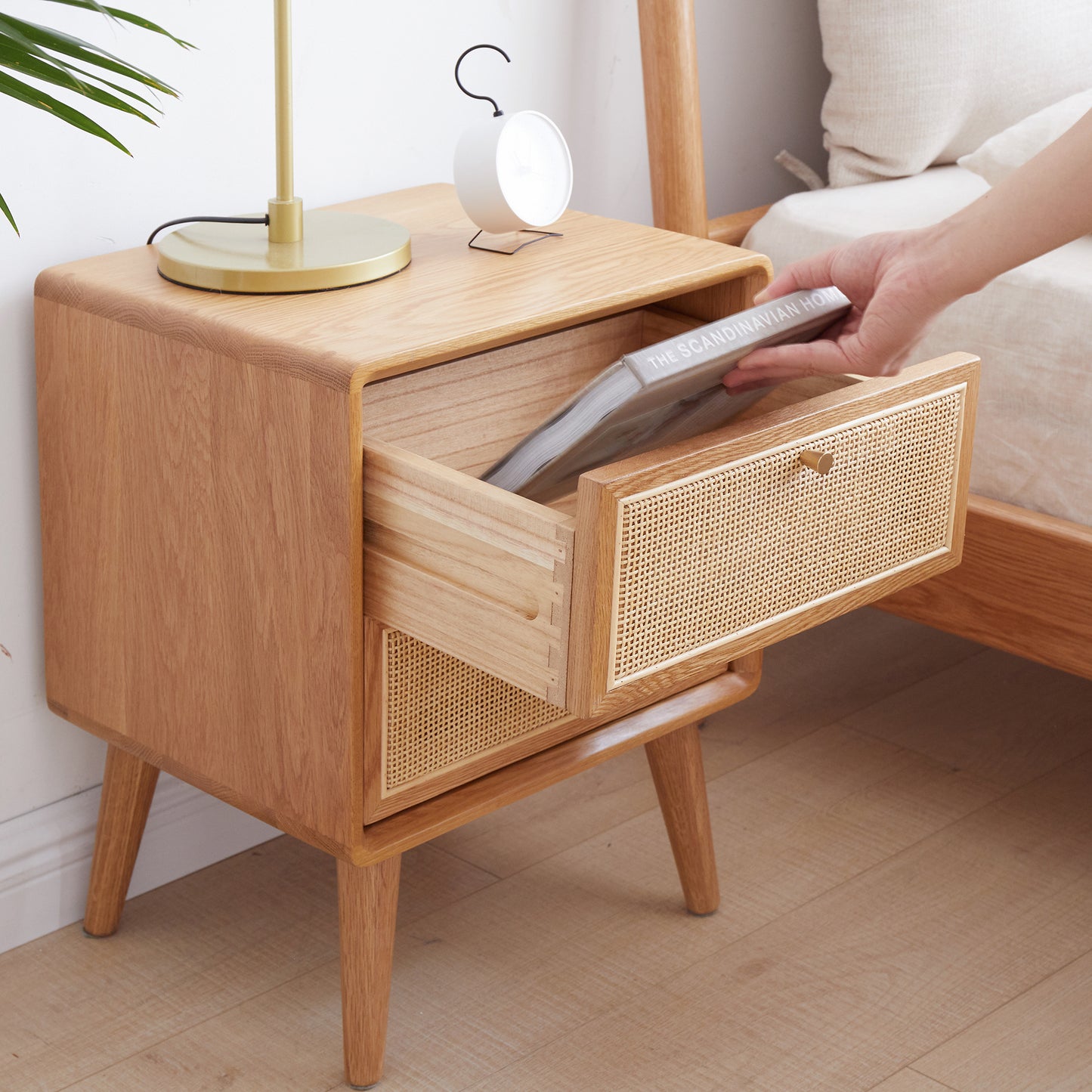 （最后1个）Pure Solid Wood Bedside Cabinet Modern Simple Nightstands North America Oak Bedside Cabinet Nordic Bedroom Solid Oak Storage Cabinet 0.4m